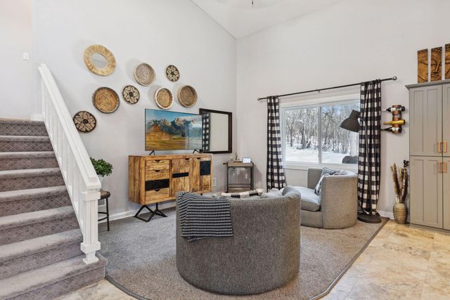 217 Cedar Drive W, Hudson, WI 54016