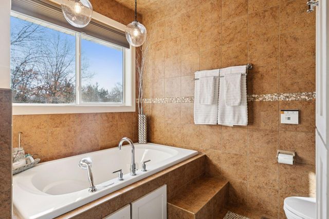 217 Cedar Drive W, Hudson, WI 54016