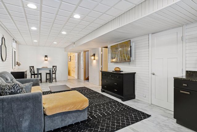 217 Cedar Drive W, Hudson, WI 54016