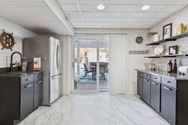 217 Cedar Drive W, Hudson, WI 54016