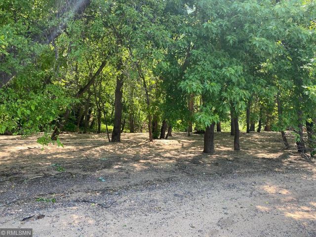 217 Cedar Drive W, Hudson, WI 54016