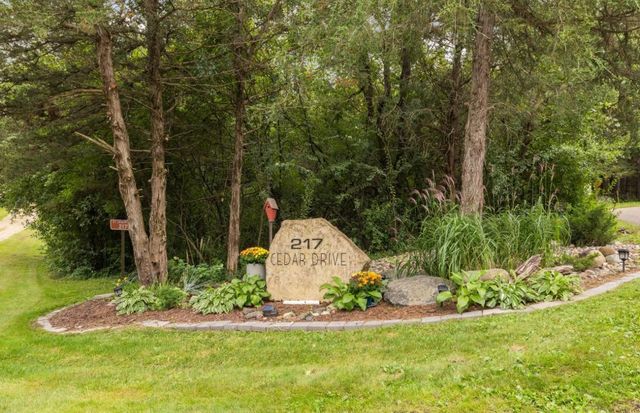 217 Cedar Drive W, Hudson, WI 54016