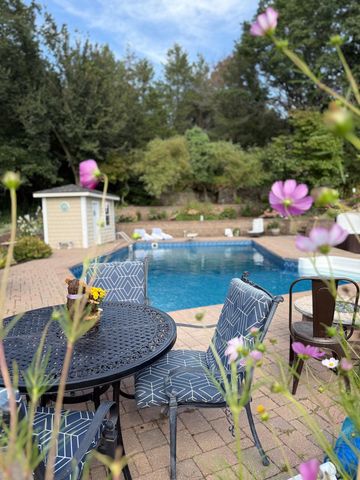 217 Cedar Drive W, Hudson, WI 54016