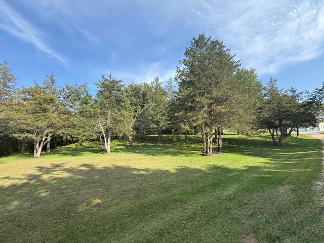 217 Cedar Drive W, Hudson, WI 54016