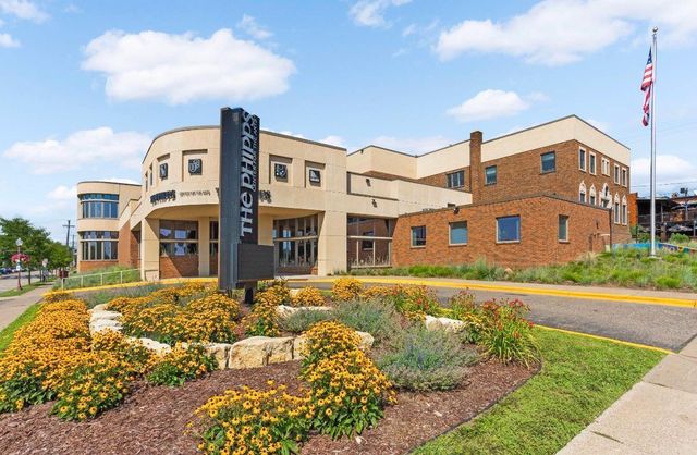 217 Cedar Drive W, Hudson, WI 54016