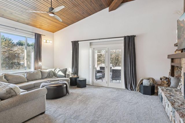 217 Cedar Drive W, Hudson, WI 54016