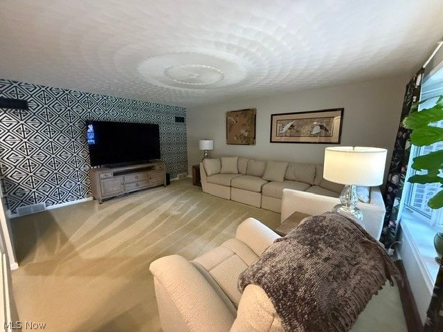 3986 April Drive, Uniontown, OH 44685