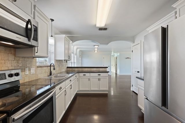 407 N Cherry St, Alpine, TX 79830