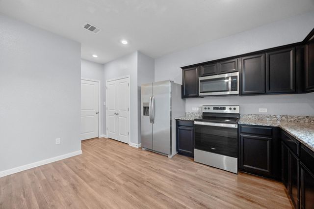 320 Bell Rings DR, Jarrell, TX 76537