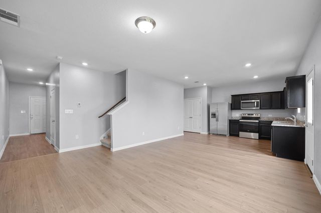 320 Bell Rings DR, Jarrell, TX 76537