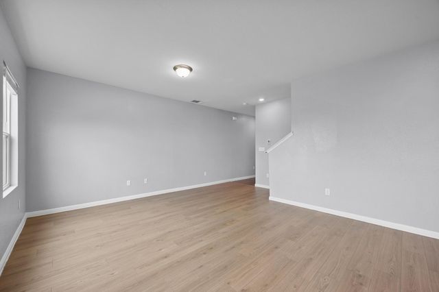 320 Bell Rings DR, Jarrell, TX 76537