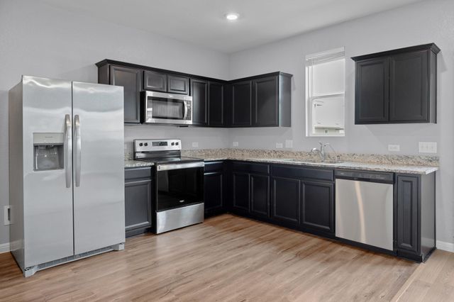 320 Bell Rings DR, Jarrell, TX 76537