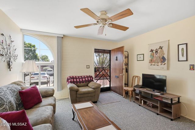 356 S Paseo Quinta Apt B, Green Valley, AZ 85614