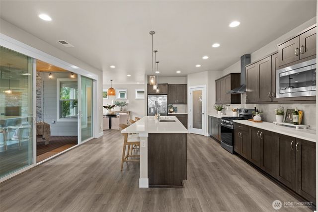 7237 Sanford Avenue, Gig Harbor, WA 98335