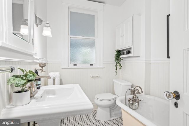 1820 KENYON ST NW, Washington, DC 20010