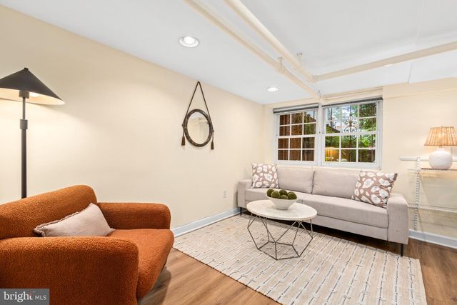 1820 KENYON ST NW, Washington, DC 20010