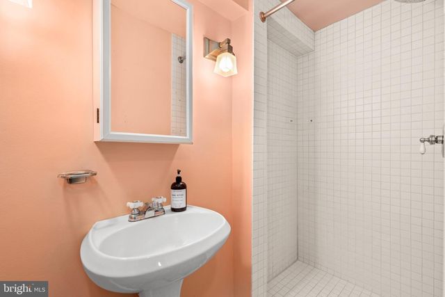 1820 KENYON ST NW, Washington, DC 20010