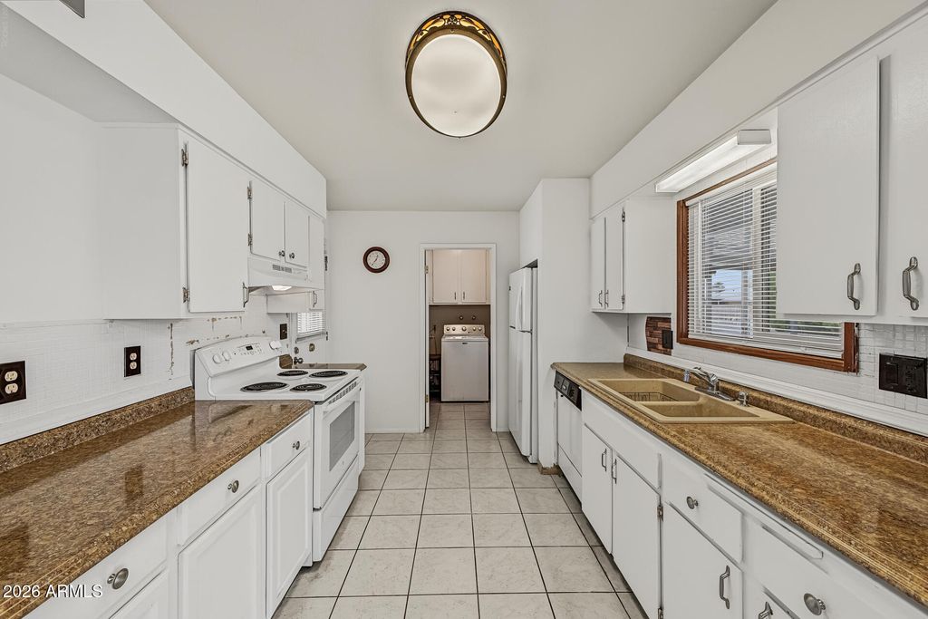 9907 W Desert Forest Circle, Sun City, AZ 85351 — photo 4
