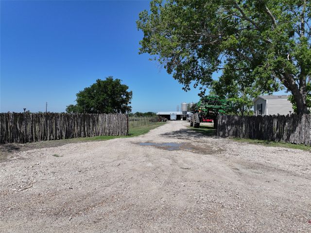19258 County Road 4043, Kemp, TX 75143