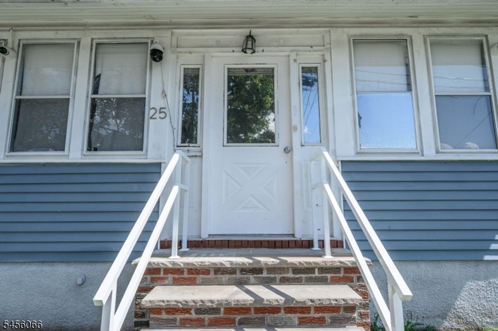 25 Comfort Pl, Clifton City, NJ 07011 — photo 2