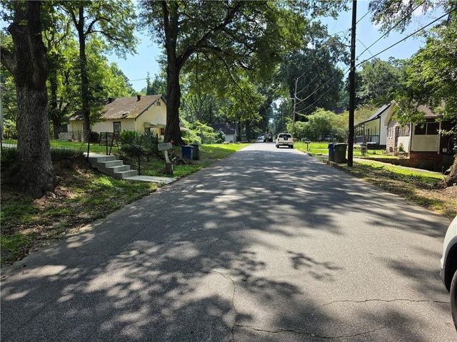 892 Ridge NW Avenue, Atlanta, GA 30318