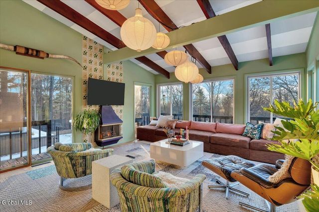 80 Van Leuvan Drive, North Greenbush, NY 12144