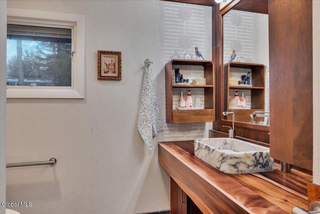 80 Van Leuvan Drive, North Greenbush, NY 12144