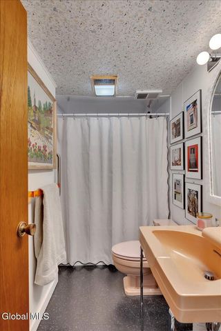 80 Van Leuvan Drive, North Greenbush, NY 12144