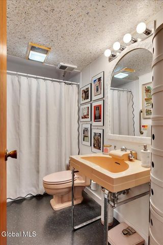 80 Van Leuvan Drive, North Greenbush, NY 12144