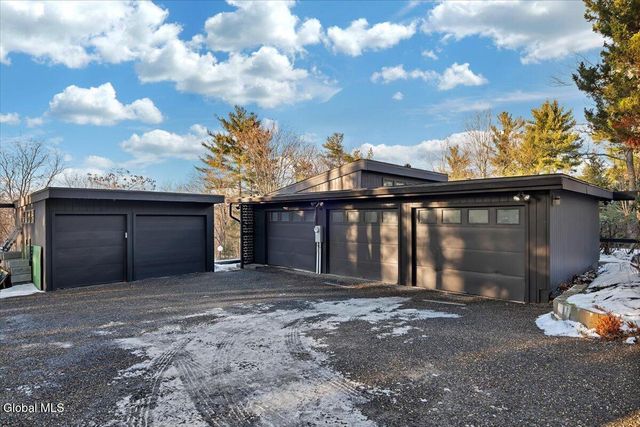 80 Van Leuvan Drive, North Greenbush, NY 12144