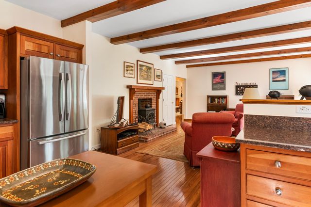 7 Buker Way, New London, NH 03257