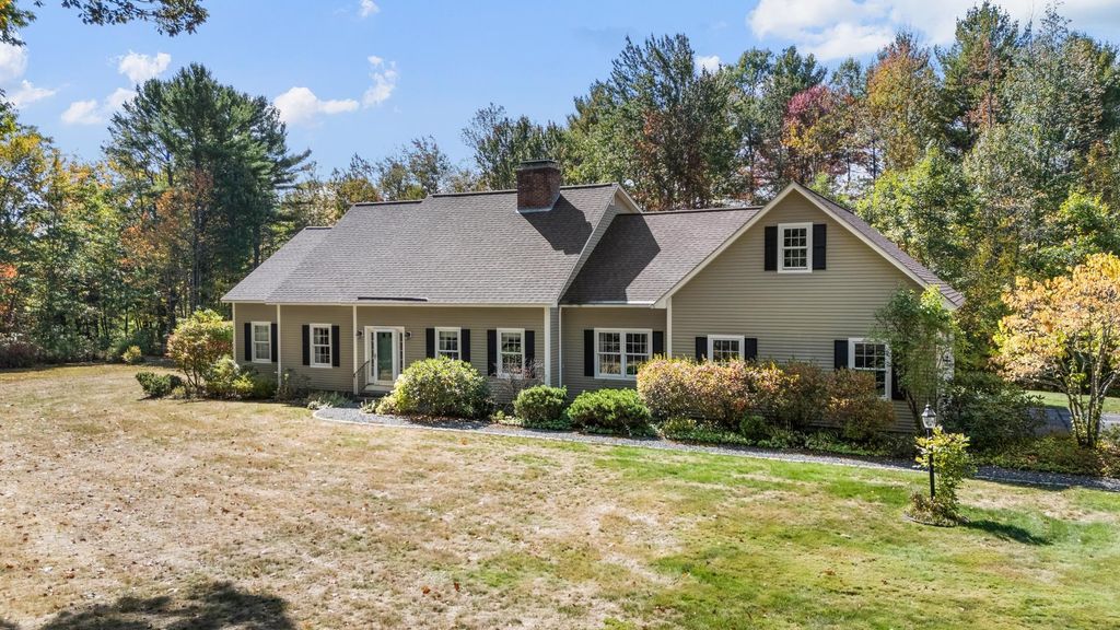 7 Buker Way, New London, NH 03257