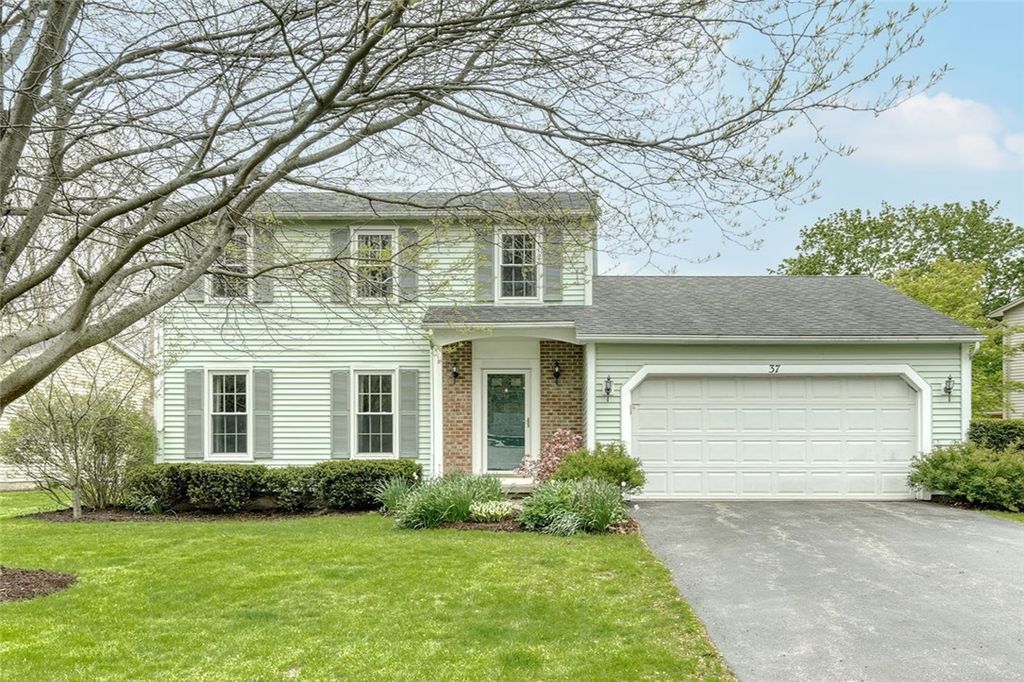 37 Pennicott Circle, Penfield, NY 14526