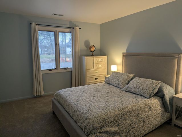 5533 S Wayne Ave Apt D, Fort Wayne, IN 46807