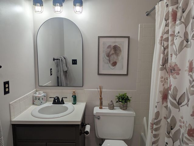 5533 S Wayne Ave Apt D, Fort Wayne, IN 46807