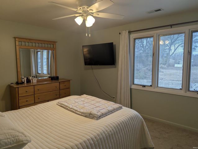 5533 S Wayne Ave Apt D, Fort Wayne, IN 46807