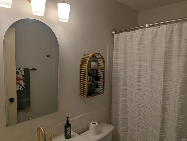 5533 S Wayne Ave Apt D, Fort Wayne, IN 46807