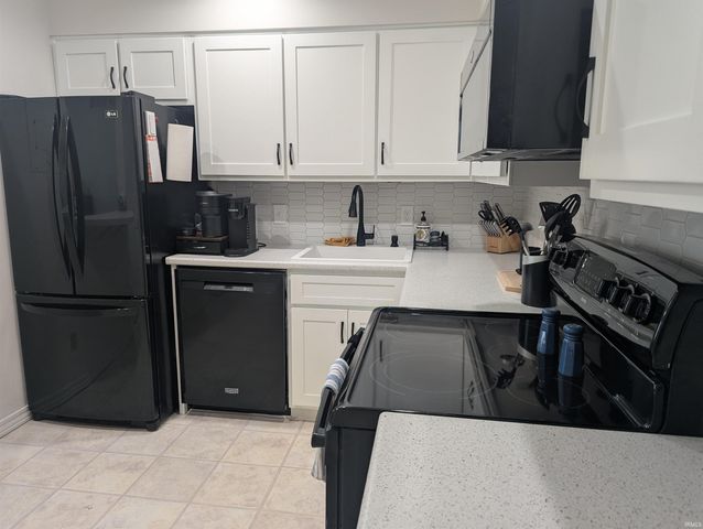 5533 S Wayne Ave Apt D, Fort Wayne, IN 46807