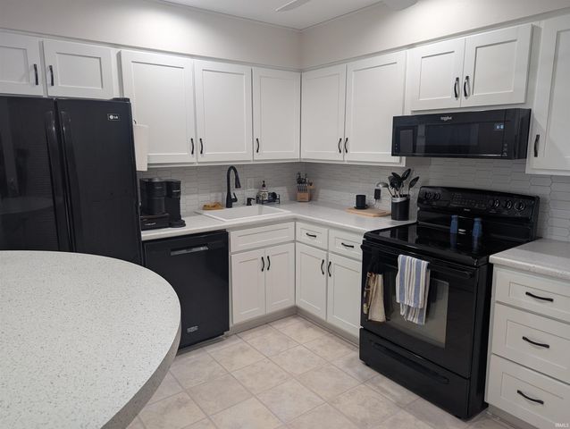 5533 S Wayne Ave Apt D, Fort Wayne, IN 46807