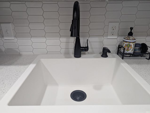 5533 S Wayne Ave Apt D, Fort Wayne, IN 46807