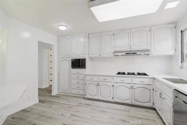 22515 Haynes, West Hills, CA 91307