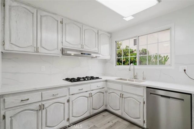 22515 Haynes, West Hills, CA 91307