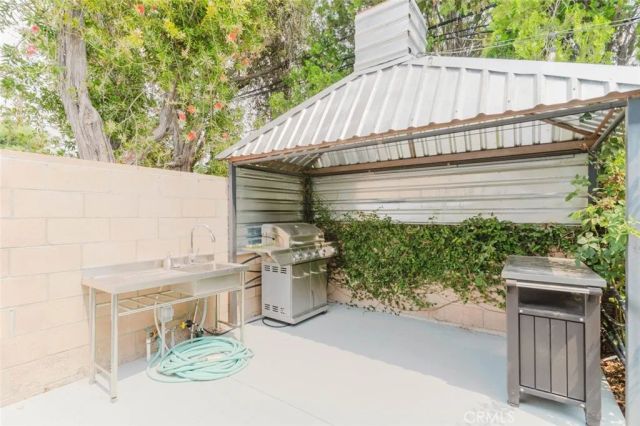22515 Haynes, West Hills, CA 91307