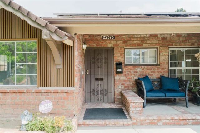 22515 Haynes, West Hills, CA 91307