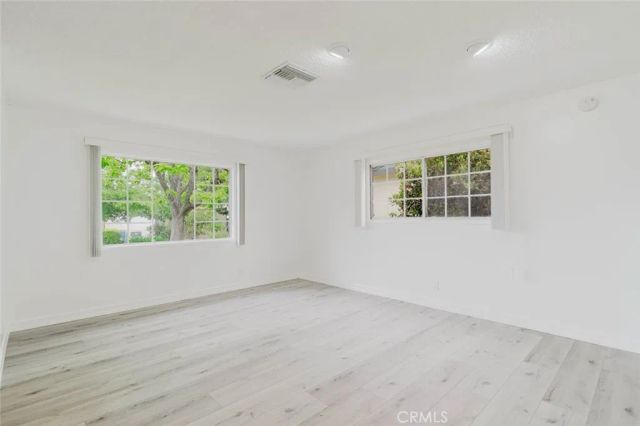 22515 Haynes, West Hills, CA 91307