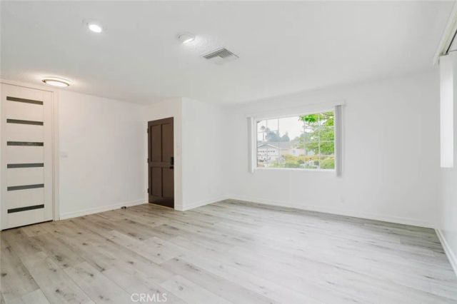 22515 Haynes, West Hills, CA 91307