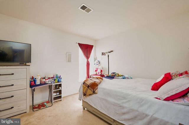 6671 CLARKES MEADOW DR, Bealeton, VA 22712