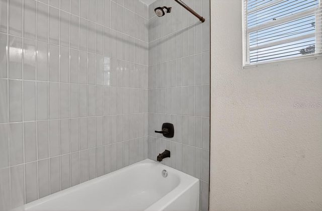 800 N CHURCH AVENUE, Mulberry, FL 33860