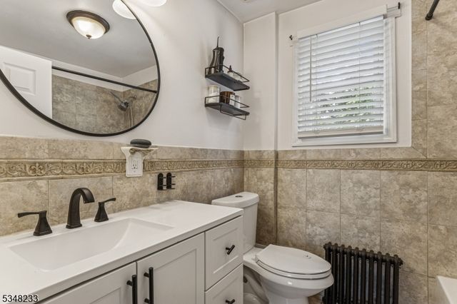 253 E 2Nd Ave, Roselle Boro, NJ 07203