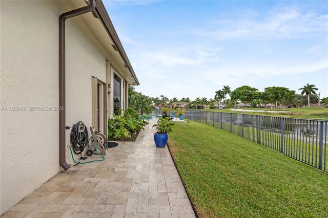 2589 Mayfair Ln 0, Weston, FL 33327